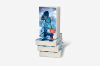 Bücherstapel des Buches „Crush the King“