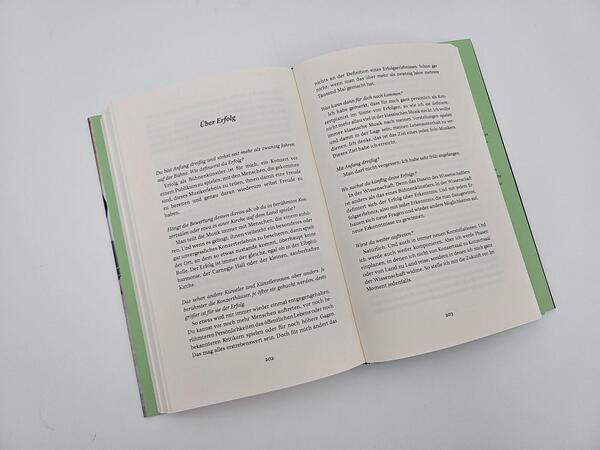 Innenansicht des Buches „Kit Armstrong – Metamorphosen eines Wunderkinds“