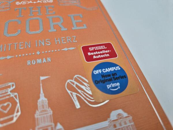 Außenansicht des Buches „The Score – Mitten ins Herz“