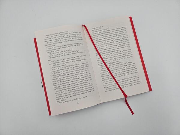 Außenansicht des Buches „Das schwarze Manuskript“