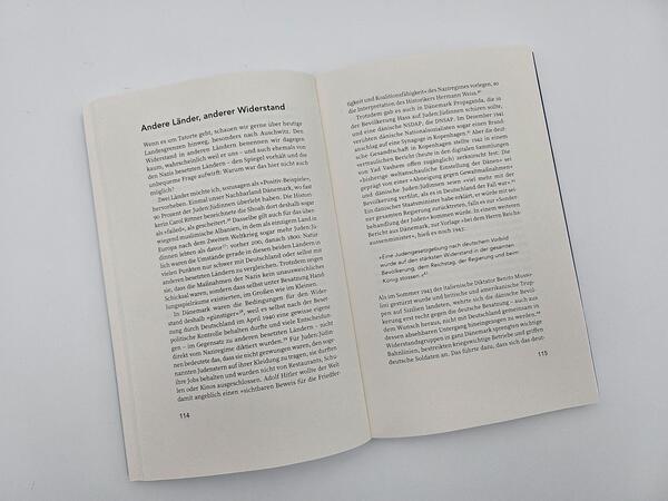 Außenansicht des Buches „Gedenken neu denken“