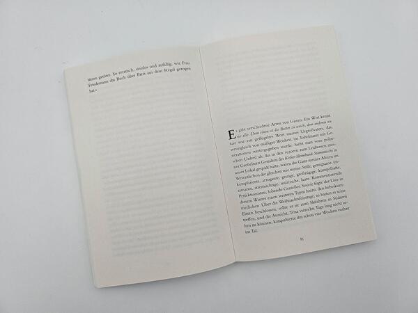 Außenansicht des Buches „Die Gleichzeitigkeit der Dinge“