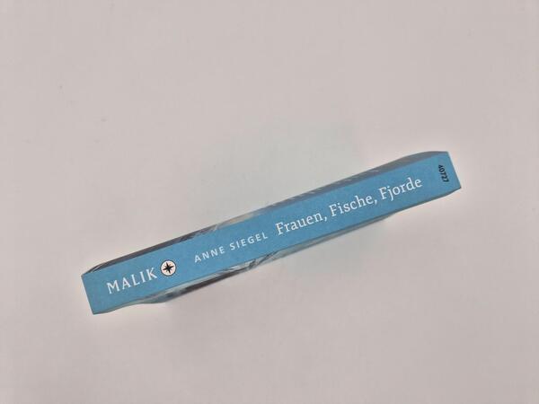 Außenansicht des Buches „Frauen, Fische, Fjorde“