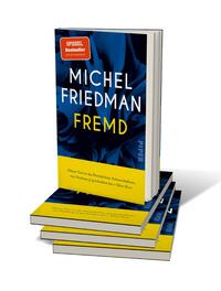 Bücherstapel des Buches „Fremd“