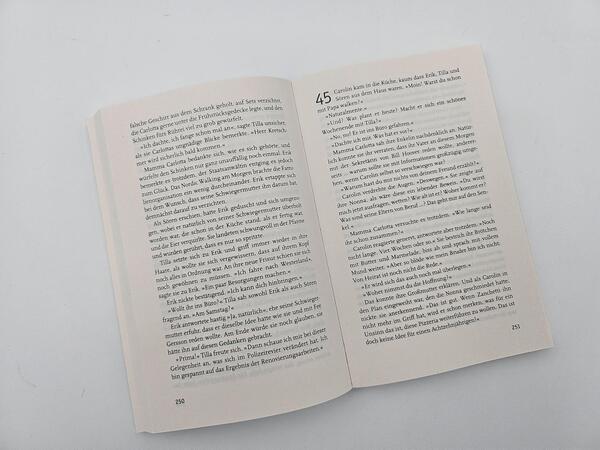 Außenansicht des Buches „La Paloma“