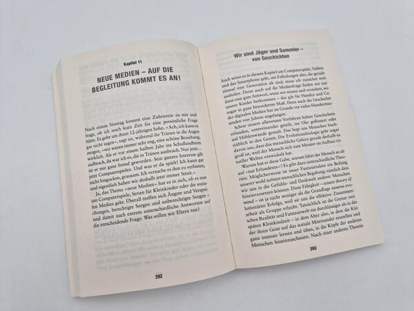 Außenansicht des Buches „Mit Herz und Klarheit“
