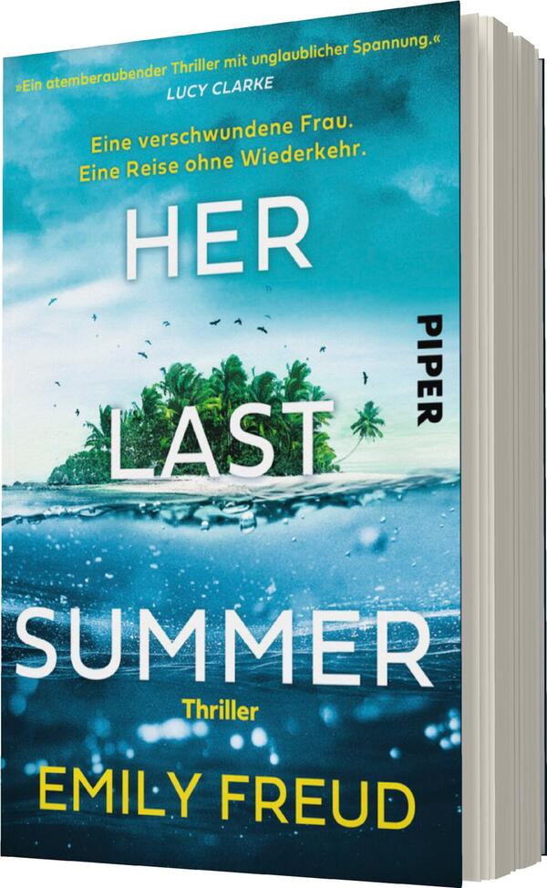 Das Buchcover zeigt eine mysteriöse, aquatische Szene in sanften Blau- und Grüntönen. Im Vordergrund ist Wasser zu sehen, das sanft wellt. Darin spiegeln sich einfache Silhouetten von Pflanzen. Der Titel „HER LAST SUMMER“ ist in großen, weißen Buchstaben mittig platziert, darunter steht in kleinerer Schrift „Thriller“. Am oberen Rand befindet sich der Satz „Eine verschwundene Frau. Eine Reise ohne Wiederkehr“ in gelber Schrift. Der Name der Autorin, Emily Freud, ist ebenfalls in weißer Schrift auf dem Cover zu finden.
