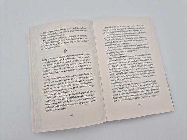 Außenansicht des Buches „His Cursed Crown“