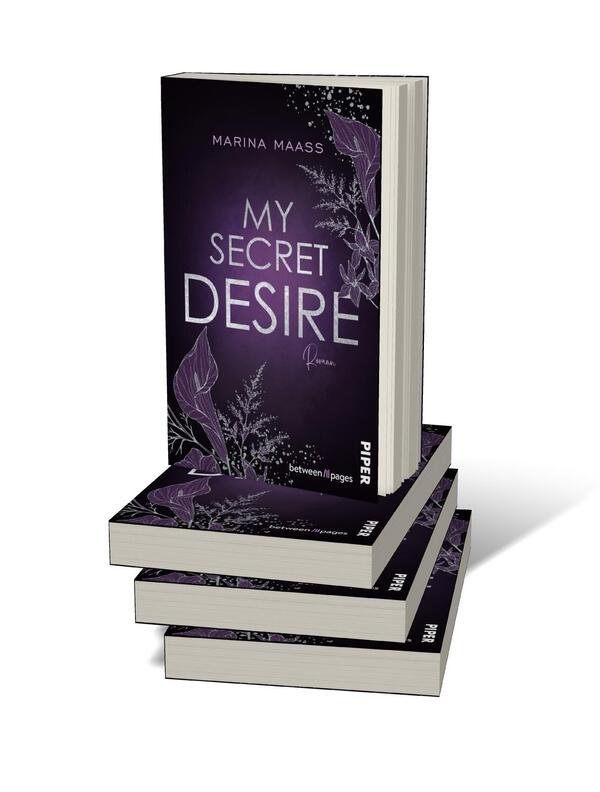 Bücherstapel des Buches „My secret Desire“
