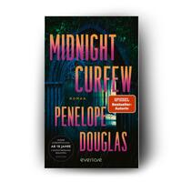 Außenansicht des Buches „Midnight Curfew“