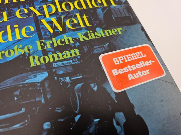 Außenansicht des Buches „Und ohne Tabu explodiert die Welt“