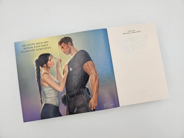 Außenansicht des Buches „Darkest Reign – Im Bann der Hexe“