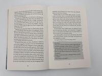 Innenansicht des Buches „Die aufgehende Sonne von Paris“