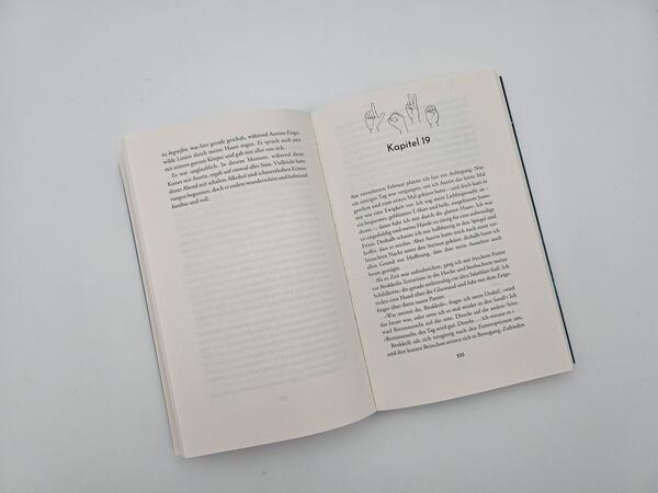 Außenansicht des Buches „Silent Promises“
