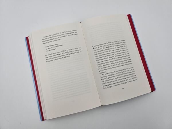 Außenansicht des Buches „Berührung“