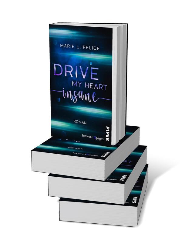 Bücherstapel des Buches „Drive my Heart insane“