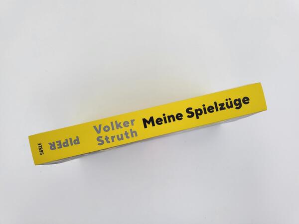 Innenansicht des Buches „Meine Spielzüge“