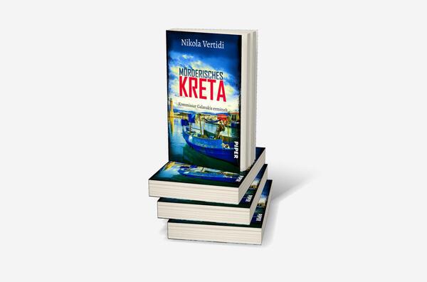 Bücherstapel des Buches „Mörderisches Kreta“