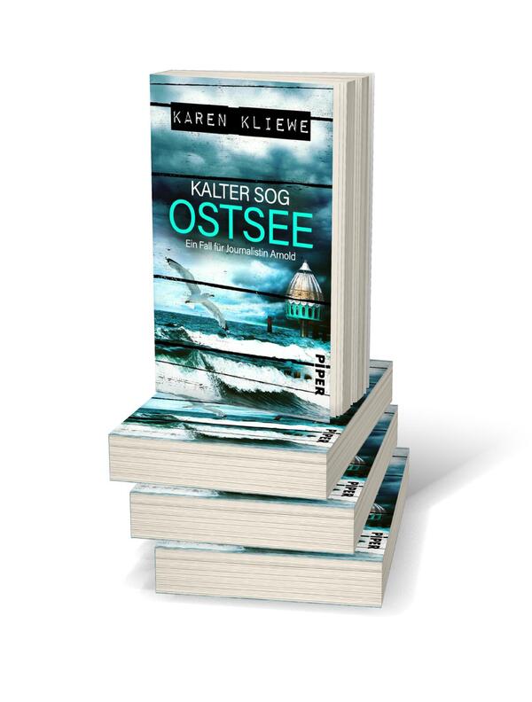 Bücherstapel des Buches „Kalter Sog: Ostsee“