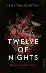 Das Buchcover zeigt auf schwarzem Hintergrund ein kunstvoll gestaltetes, rotes Herz, umgeben von filigranen, bunten Mustern und floralen Elementen. Der Titel „TWELVE OF NIGHTS“ ist in großen, weißen, auffälligen Lettern in der Mitte platziert. Unterhalb des Titels steht der Untertitel „Das gestohlene Herz“ in kleinerer Schrift. Oben auf dem Cover befindet sich der Name der Autorin, Nena Tramountani, ebenfalls in weißer Schrift. Die Atmosphäre ist mystisch und fesselnd.