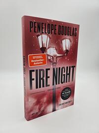 Außenansicht des Buches „Fire Night – Ewige Liebe“