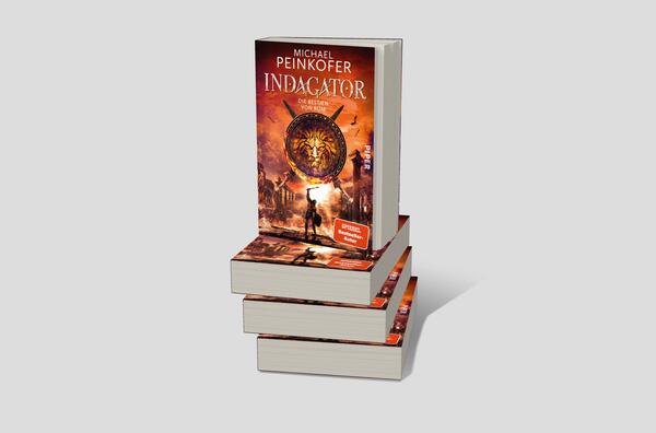 Bücherstapel des Buches „Indagator – Die Bestien von Rom“