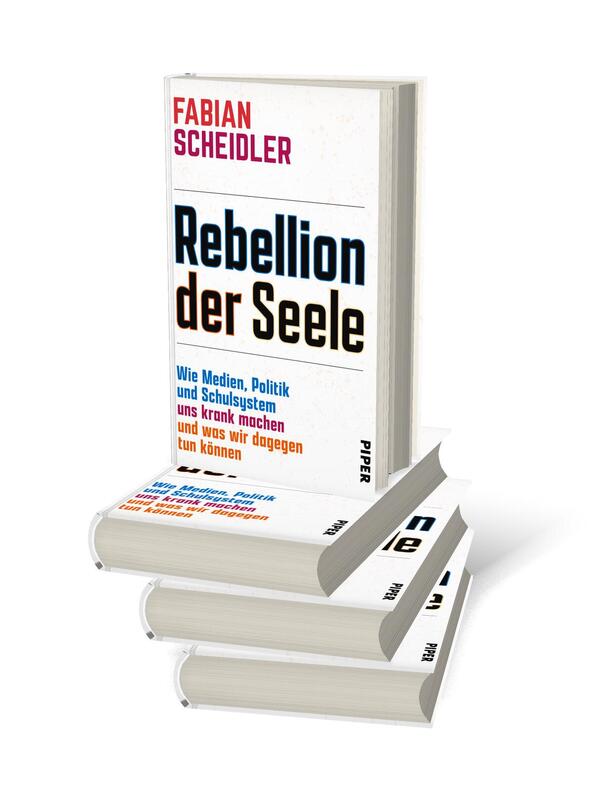 Bücherstapel des Buches „Rebellion der Seele“