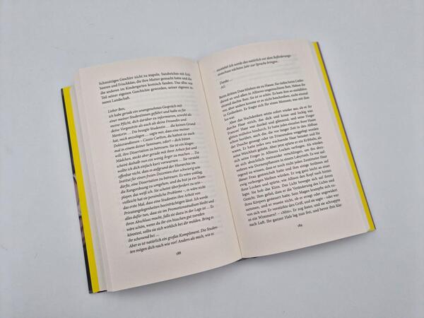 Außenansicht des Buches „Konstellationen“