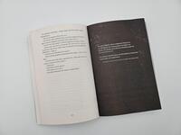 Außenansicht des Buches „Whispers of Destiny“