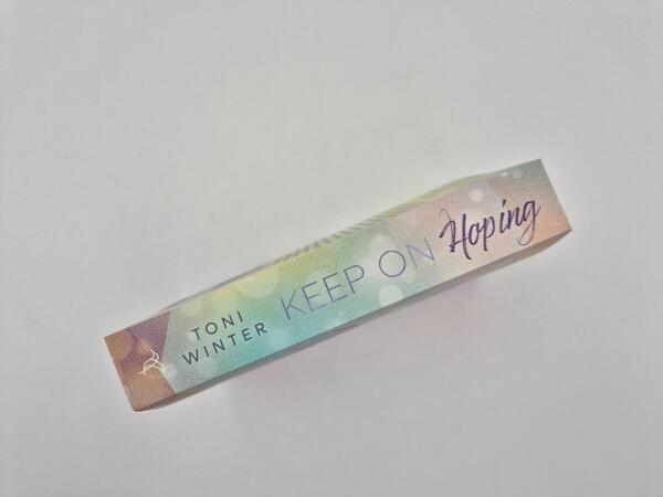 Außenansicht des Buches „Keep on Hoping“