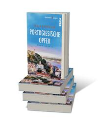 Bücherstapel des Buches „Portugiesische Opfer“