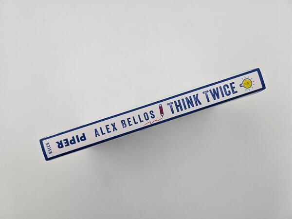 Außenansicht des Buches „Think Twice“