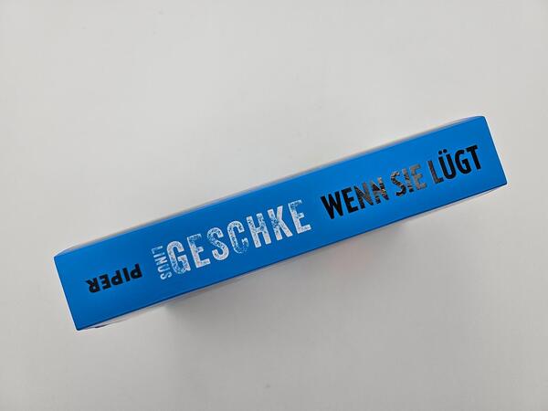 Außenansicht des Buches „Wenn sie lügt“