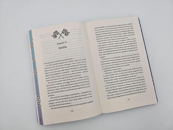 Außenansicht des Buches „Ride with me – Die Rennstrecke ist sein Leben, bis sie ihn aus der Spur bringt “