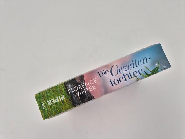 Außenansicht des Buches „Die Gezeitentochter“
