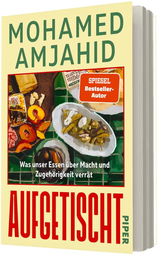 Das Buchcover zeigt oben den Autorennamen „MOHAMED AMJAHID“ in großen grünen Großbuchstaben auf hellem Gelbgrund, mittig eine farbige, gemalte Szene mit Tellern, Oliven, Früchten und Flaschen auf grünem Kachelmuster; rechts oben im Bild ein oranger Button mit weißer Aufschrift „SPIEGEL Bestseller-Autor“. Unter dem Bild der weiße Untertitel „Was unser Essen über Macht und Zugehörigkeit verrät“ und unten in großen roten Blockbuchstaben der Titel „AUFGETISCHT“.