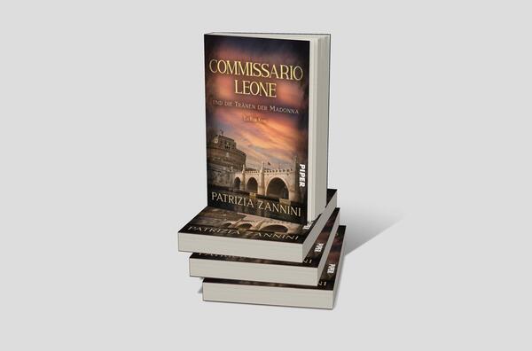 Bücherstapel des Buches „Commissario Leone und die Tränen der Madonna“