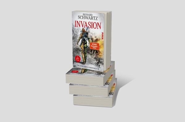 Bücherstapel des Buches „Invasion“
