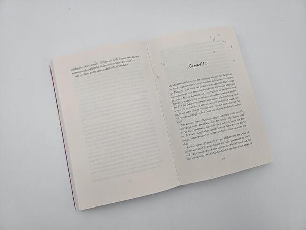 Innenansicht des Buches „Mortal Follies“