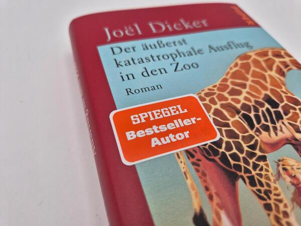 Außenansicht des Buches „Der äußerst katastrophale Ausflug in den Zoo“