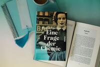 Innenansicht des Buches „Eine Frage der Chemie“