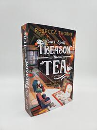Außenansicht des Buches „Can’t Spell Treason Without Tea“