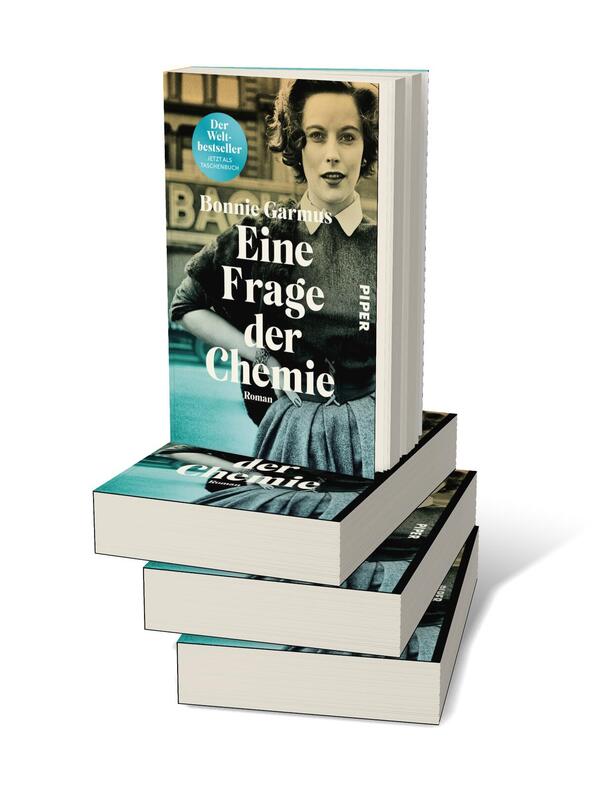 Bücherstapel des Buches „Eine Frage der Chemie“
