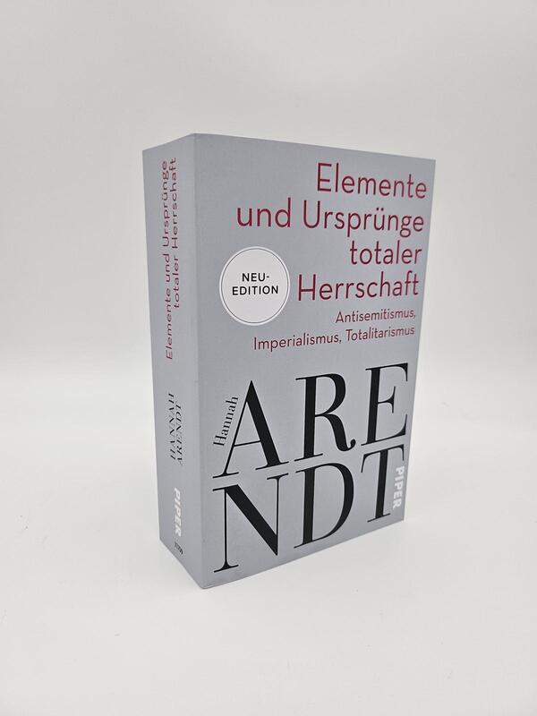 Innenansicht des Buches „Elemente und Ursprünge totaler Herrschaft“