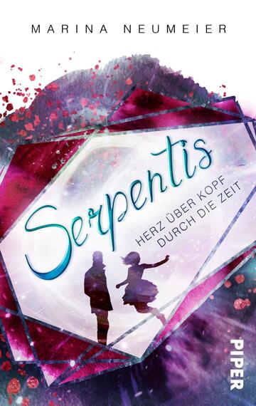 Das Buchcover zeigt eine fantasievolle, farbenfrohe Komposition mit Aquarell- und Spritzereffekten in leichtem Blau, Rosa und Lila. In der Mitte befindet sich ein diamantförmiges, transparentes Feld, in dem der Titel „Serpentis“ in geschwungener, blauer Schrift platziert ist. Darunter steht der Untertitel „HERZ ÜBER KOPF DURCH DIE ZEIT“ in klarer, schwarzer Schrift. Zwei silhuettierte Figuren, ein Junge und ein Mädchen, sind im Vordergrund, die zueinander blickend dargestellt sind. Oben links steht der Name der Autorin, Marina Neumeier, und unten rechts das Verlagslogo „PIPER“.