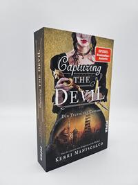 Außenansicht des Buches „Capturing the Devil“