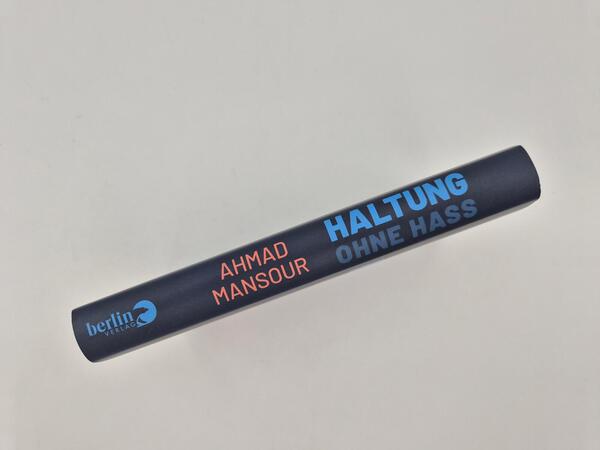 Außenansicht des Buches „Haltung ohne Hass“