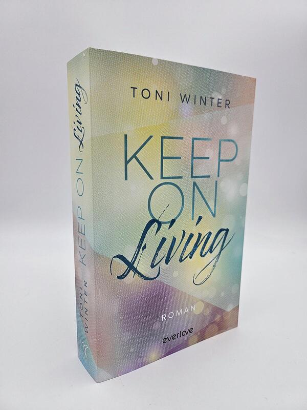 Außenansicht des Buches „Keep on Living“