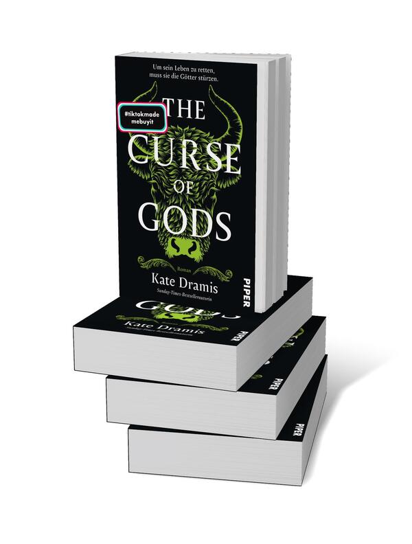 Bücherstapel des Buches „The Curse of Gods“