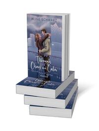 Bücherstapel des Buches „Through Chaos and Calm“